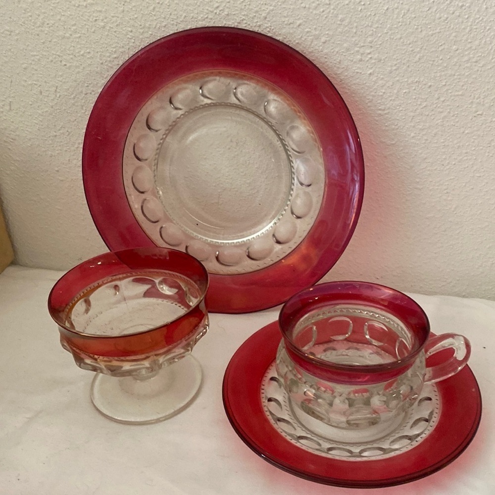 💠vintage thumbprint cranberry glass set of 4.